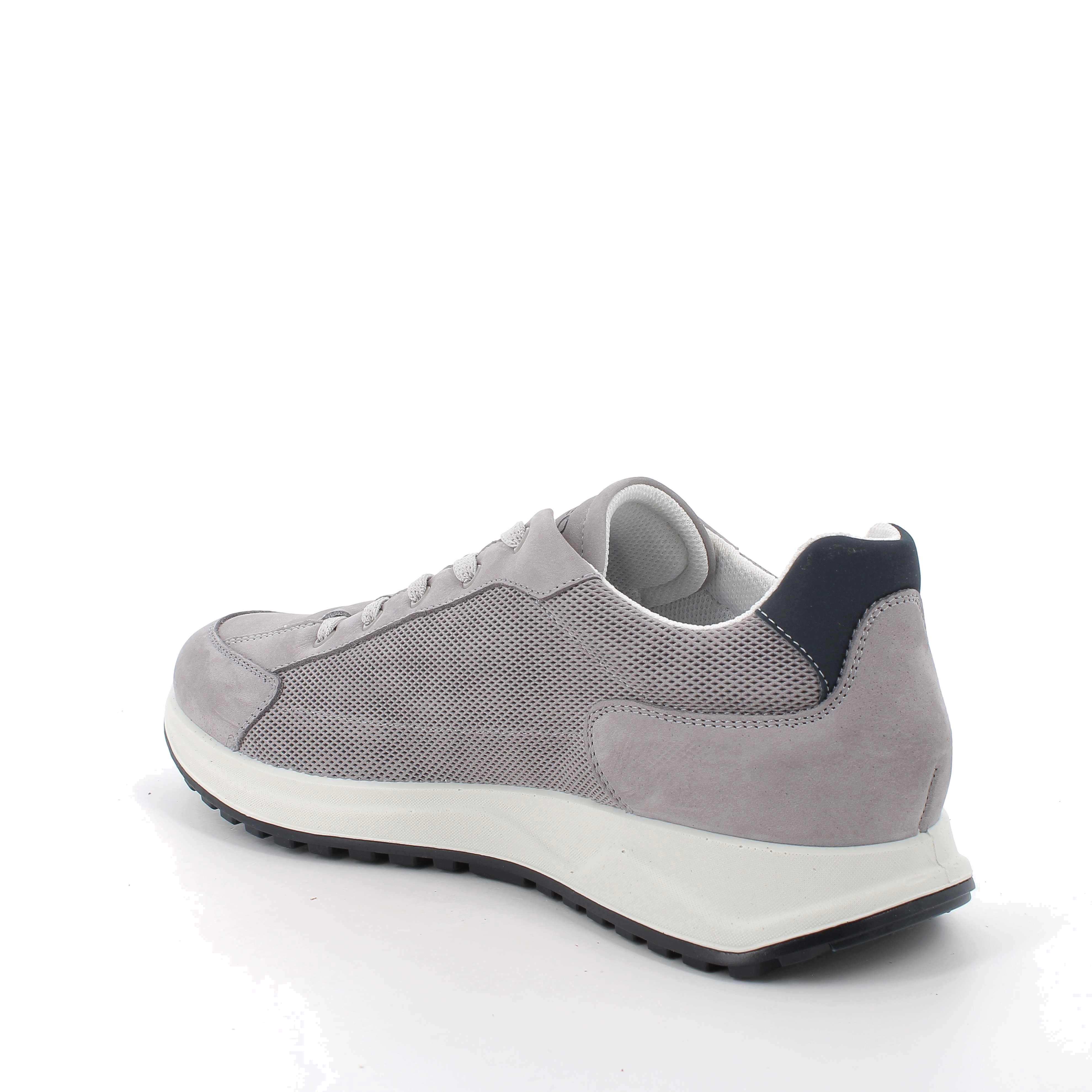 Sneakers for men grey with laces